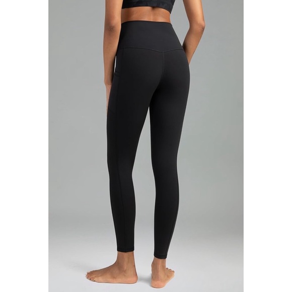 Colorfulkoala Black High-Waisted 7/8 Leggings with Pocket - Picture 2 of 4